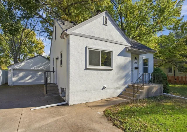 Photo 4 of Single family home for sale at 7431 Pillsbury Ave S, Minneapolis, MN 55423 | MLS# 7160970 | Listing updated on 2026-10-23