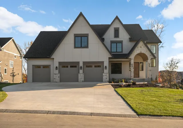 Photo 2 of Mansion for sale at 18758 Jarosite Ct, Lakeville, MN 55044 | MLS# 7160972 | Listing updated on 2026-10-27