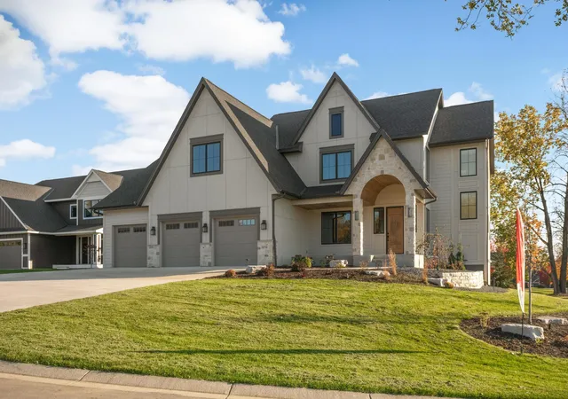 Photo 3 of Mansion for sale at 18758 Jarosite Ct, Lakeville, MN 55044 | MLS# 7160972 | Listing updated on 2026-10-27