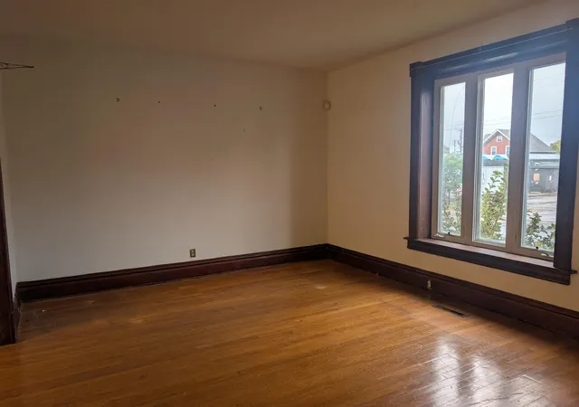Photo 1 of Single family home for sale at 315 Chatsworth St N, Saint Paul, MN 55104 | MLS# 7160977 | Listing updated on 2026-10-23