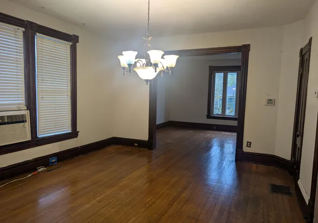 Photo 4 of Single family home for sale at 315 Chatsworth St N, Saint Paul, MN 55104 | MLS# 7160977 | Listing updated on 2026-10-23