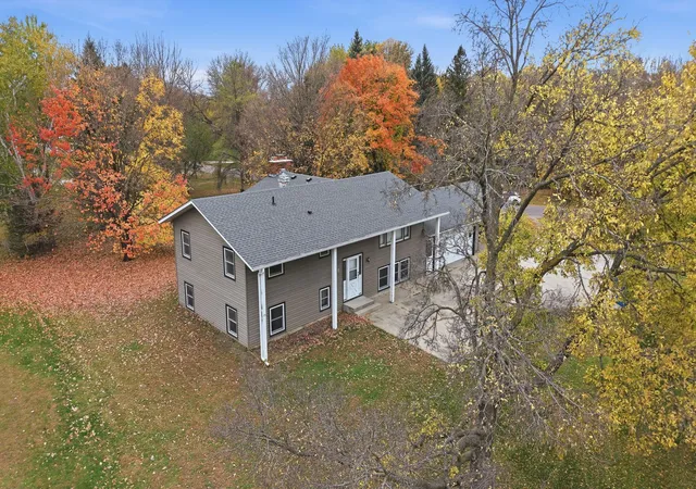 Photo 4 of Single family home for sale at 19583 71st Street NE, New London, MN 56273 | MLS# 7160986 | Listing updated on 2026-10-19