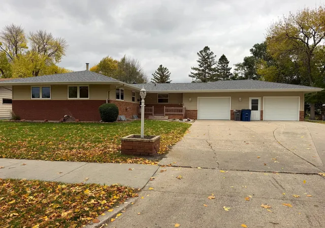 Photo 1 of Single family home for sale at 904 20th Street N, Moorhead, MN 56560 | MLS# 7160989 | Listing updated on 2026-10-28