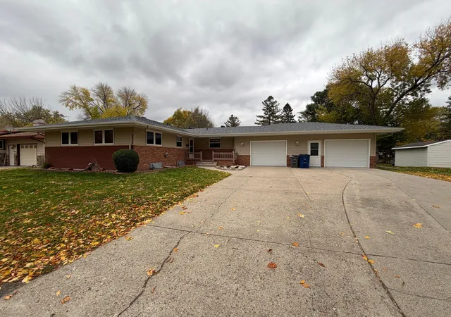 Photo 1 of Single family home for sale at 904 20th Street N, Moorhead, MN 56560 | MLS# 7160989 | Listing updated on 2026-10-28