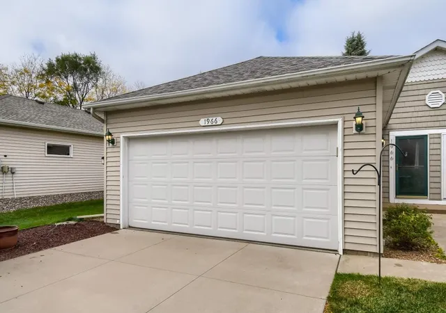 Photo 2 of Townhouse for sale at 1966 Tuenge Dr, Stillwater, MN 55082 | MLS# 7160993 | Listing updated on 2026-10-23