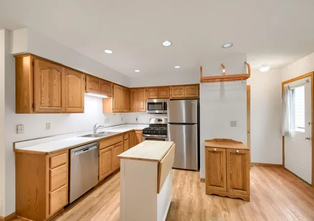 Photo 3 of Townhouse for sale at 1966 Tuenge Dr, Stillwater, MN 55082 | MLS# 7160993 | Listing updated on 2026-10-23