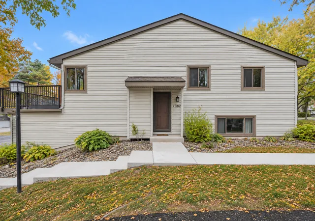 Photo 1 of Single family home for sale at 1382 Arden View Dr, Saint Paul, MN 55112 | MLS# 7160997 | Listing updated on 2026-10-29