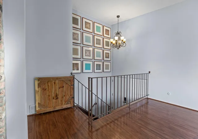 Photo 4 of Single family home for sale at 1382 Arden View Dr, Saint Paul, MN 55112 | MLS# 7160997 | Listing updated on 2026-10-20