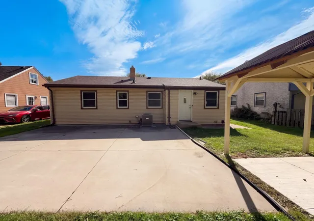 Photo 4 of Single family home for sale at 2517 Nokomis Ave, Saint Paul, MN 55119 | MLS# 7161009 | Listing updated on 2026-10-20