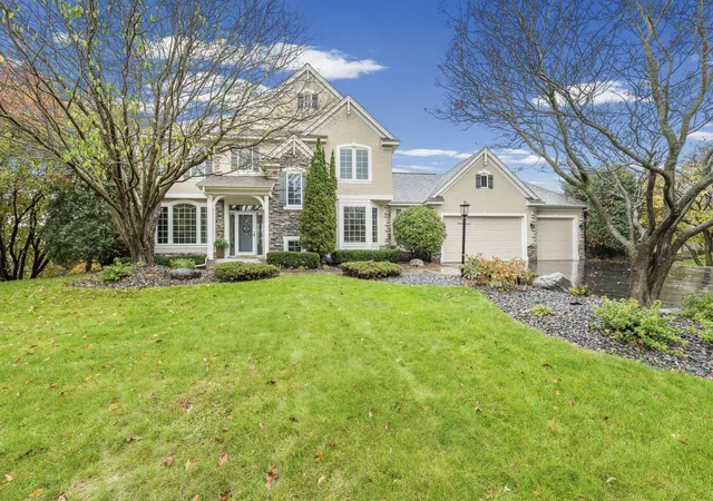 Photo 1 of Single family home for sale at 3749 Fairway Dr, Saint Paul, MN 55125 | MLS# 7161022 | Listing updated on 2026-10-20