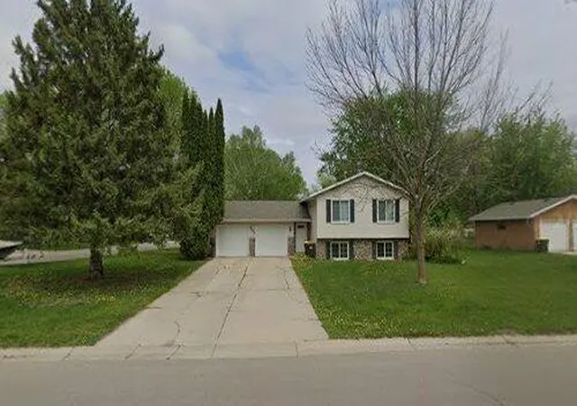 Multi family home for sale at 301 23rd Street SE, Willmar, MN 56201 | MLS# 7161028