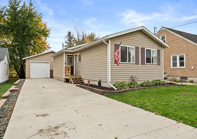 Single family home for sale at 120 11 1/2 St SE, Rochester, MN 55904 | MLS# 7161030