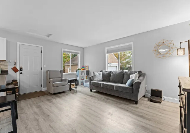 Photo 2 of Single family home for sale at 120 11 1/2 St Se, Rochester, MN 55904 | MLS# 7161030 | Listing updated on 2026-10-23