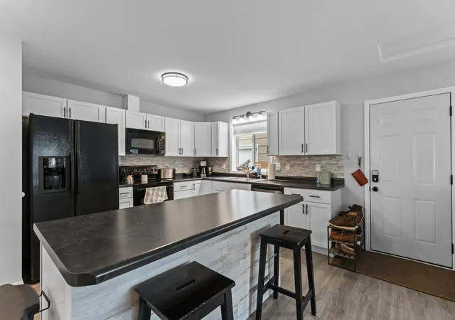 Photo 4 of Single family home for sale at 120 11 1/2 St SE, Rochester, MN 55904 | MLS# 7161030 | Listing updated on 2026-10-23