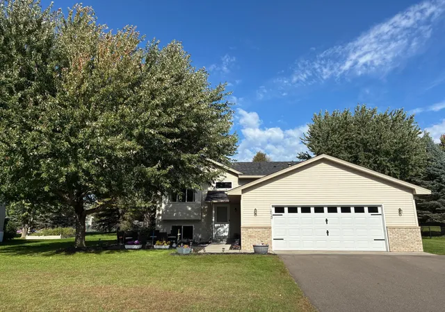 Photo 2 of Single family home for sale at 2012 Spruce Ct, Rockford, MN 55373 | MLS# 7161056 | Listing updated on 2026-10-21