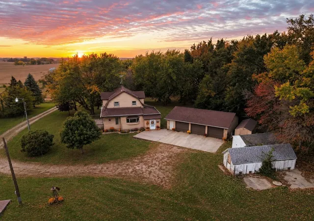 Photo 1 of Single family home for sale at 91224 510th Avenue, Windom, MN 56101 | MLS# 7161062 | Listing updated on 2026-10-23