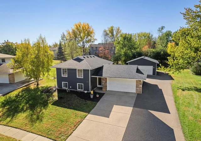 Photo 1 of Single family home for sale at 808 Newell Dr, Saint Paul, MN 55124 | MLS# 7161073 | Listing updated on 2026-10-23
