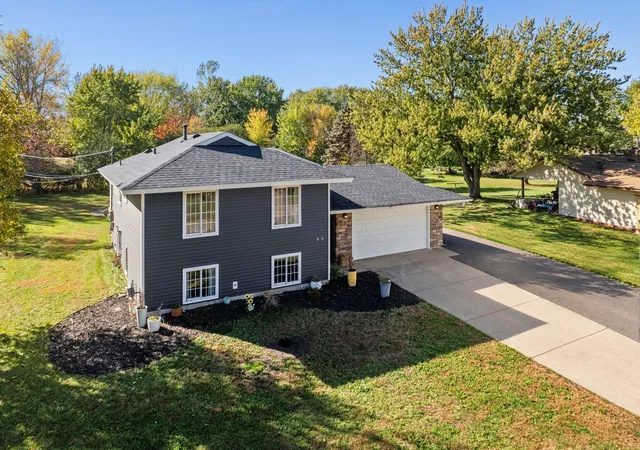 Photo 2 of Single family home for sale at 808 Newell Dr, Saint Paul, MN 55124 | MLS# 7161073 | Listing updated on 2026-10-23