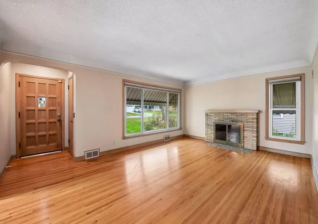 Photo 1 of Single family home for sale at 5728 Zenith Ave S, Edina, MN 55410 | MLS# 7161077 | Listing updated on 2026-10-28