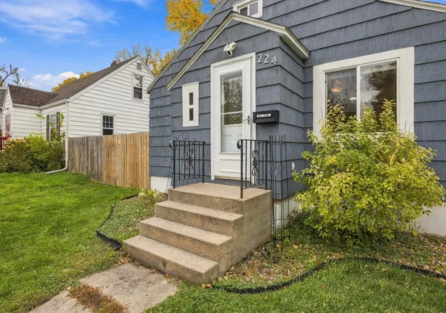 Photo 3 of Single family home for sale at 224 14th Street S, Moorhead, MN 56560 | MLS# 7161094 | Listing updated on 2026-10-20
