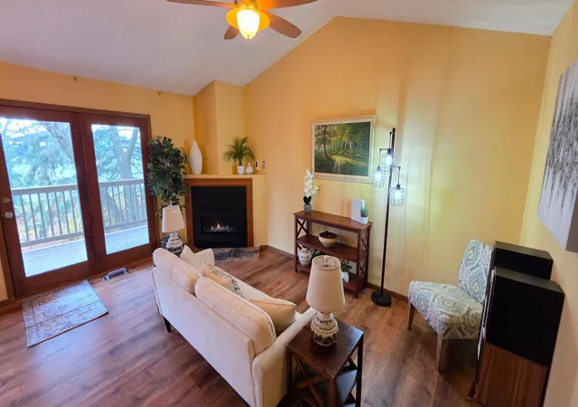 Listing Photo 2 - Condo for sale in building located at 1014 Kensington Trl, Saint Paul, MN 55123 - Unit #202