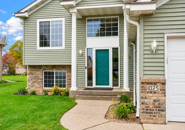 Photo 1 of Single family home for sale at 1025 4th Street N, Sartell, MN 56377 | MLS# 7161113 | Listing updated on 2026-10-17