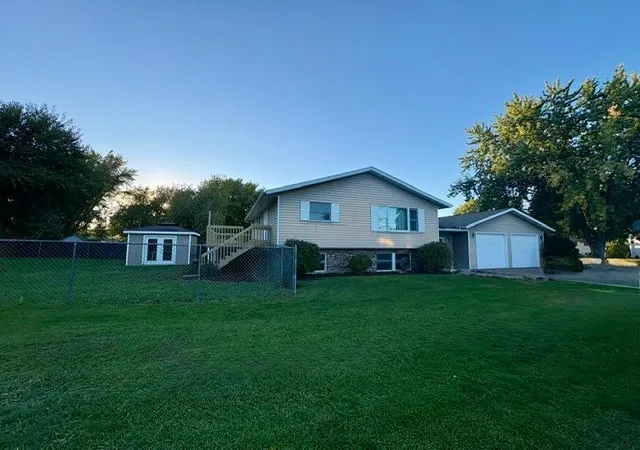Single family home for sale at 906 Pierce Ave, Wabasha, MN 55981 | MLS# 7161115