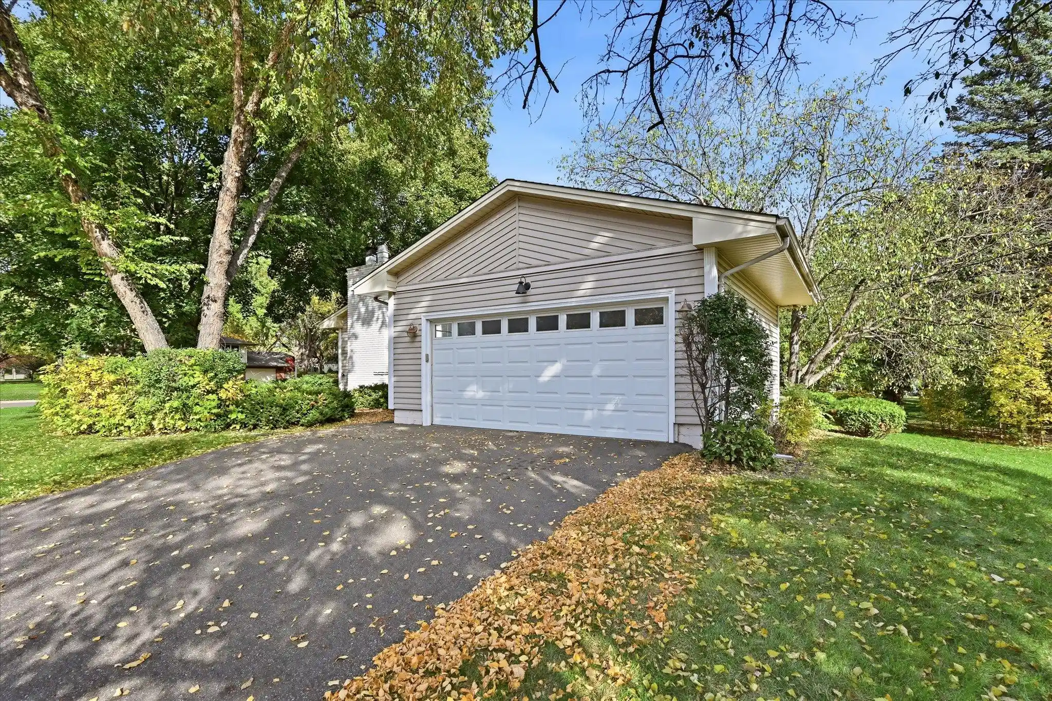Photo 1 of Single family home for sale at 6055 Westbrook Rd, Minneapolis, MN 55422 | MLS# 7161119 | Listing updated on 2026-10-23
