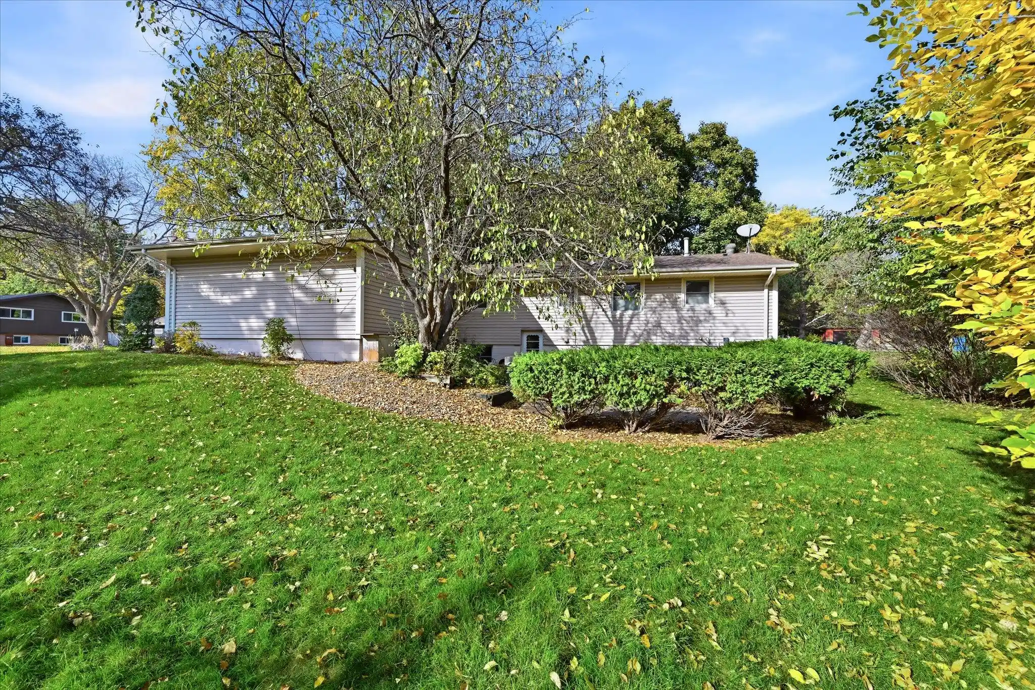 Photo 2 of Single family home for sale at 6055 Westbrook Rd, Minneapolis, MN 55422 | MLS# 7161119 | Listing updated on 2026-10-23