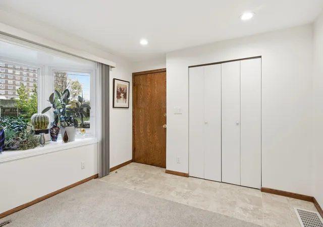 Photo 4 of House for sale at 2916 S 9th Street, Minneapolis, MN 55406 | MLS# 7161134 | Listing updated on 2026-10-20