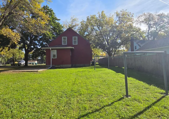 Photo 4 of Single family home for sale at 1408 6th Street SW, Willmar, MN 56201 | MLS# 7161144 | Listing updated on 2026-10-19