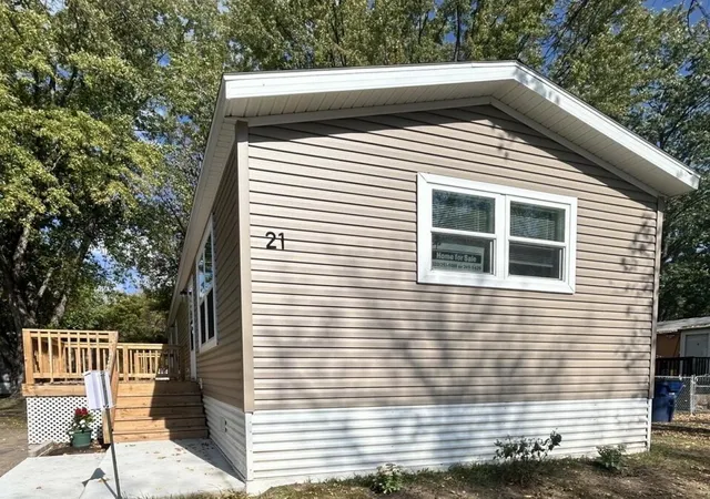 Photo 2 of Single family home for sale at 21 Perimeter Dr, Sartell, MN 56377 | MLS# 7161146 | Listing updated on 2026-10-17