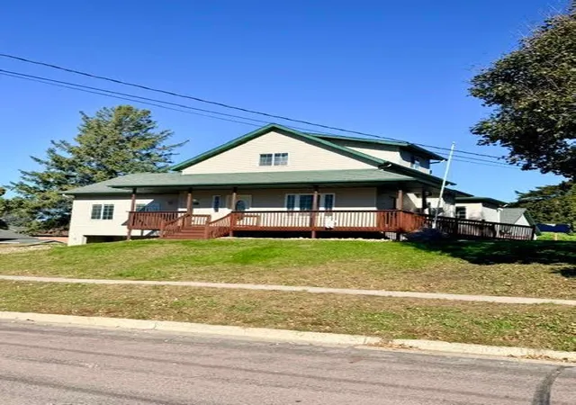 Photo 1 of Single family home for sale at 328 Main St W, Waterville, MN 56096 | MLS# 7161147 | Listing updated on 2026-10-20