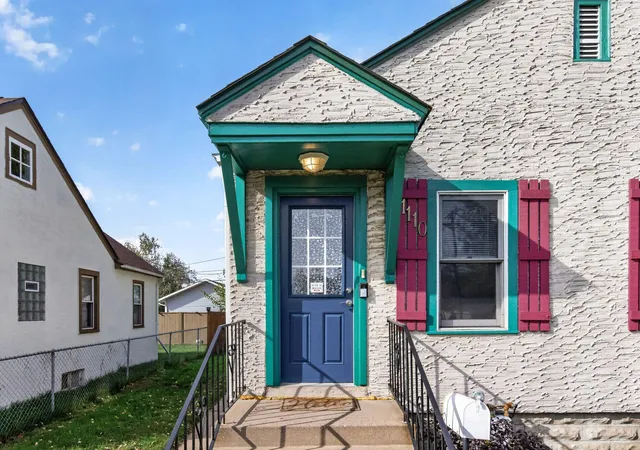 Photo 3 of Single family home for sale at 1110 5th Avenue S, South Saint Paul, MN 55075 | MLS# 7161154 | Listing updated on 2026-10-22