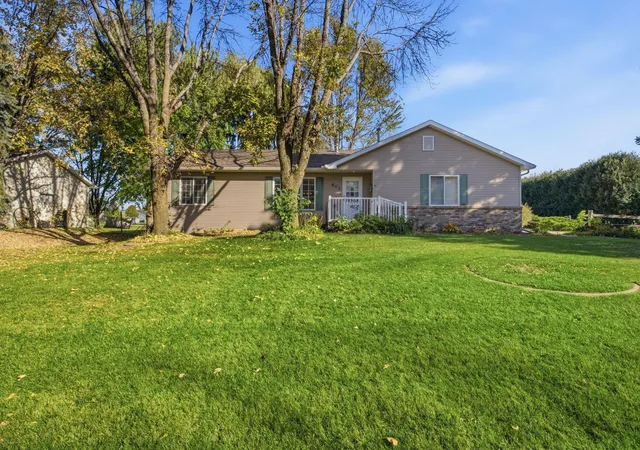 Photo 1 of Single family home for sale at 601 25th Street Se, Willmar, MN 56201 | MLS# 7161159 | Listing updated on 2026-10-21