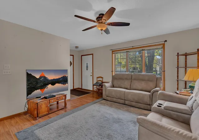 Photo 4 of Single family home for sale at 601 25th Street SE, Willmar, MN 56201 | MLS# 7161159 | Listing updated on 2026-10-21