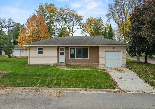 Photo 2 of Single family home for sale at 122 W George St, Ivanhoe, MN 56142 | MLS# 7161167 | Listing updated on 2026-10-22