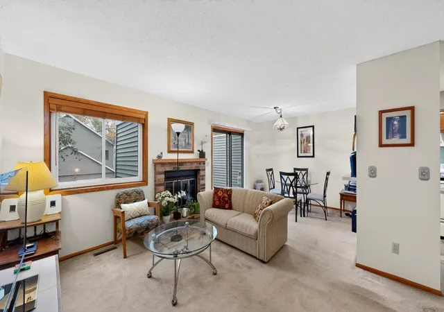 Photo 3 of Single family home for sale at 29 Elton Ridge Ct NW, Rochester, MN 55901 | MLS# 7161201 | Listing updated on 2026-10-23