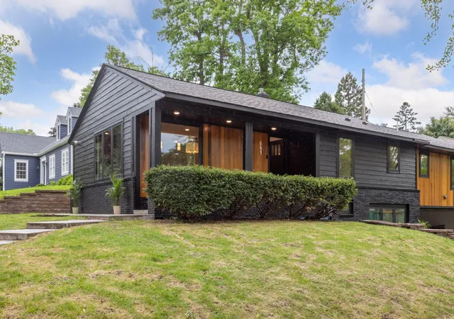 Photo 1 of Single family home for sale at 651 Sue Pl, Saint Paul, MN 55116 | MLS# 7161225 | Listing updated on 2026-10-29