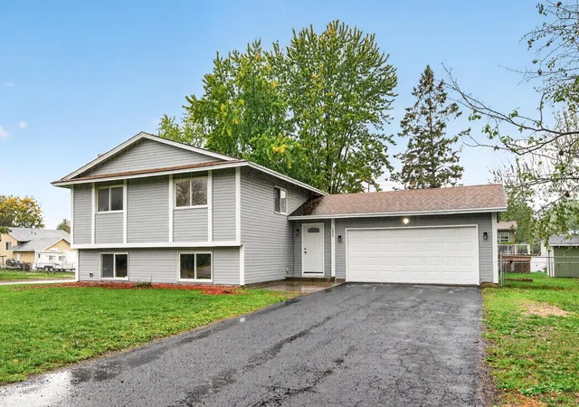Photo 1 of Single family home for sale at 1655 Lincoln Ave, Saint Paul Park, MN 55071 | MLS# 7161226 | Listing updated on 2026-10-26
