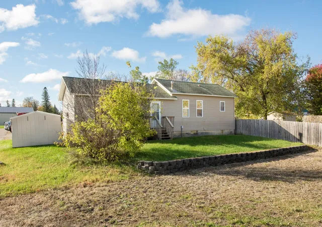 Photo 1 of Single family home for sale at 150 Western Ave, Nelson, MN 56355 | MLS# 7161239 | Listing updated on 2026-10-22