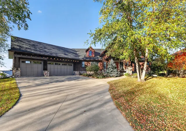 Photo 4 of Single family home for sale at 1821 Legacy Dr, Faribault, MN 55021 | MLS# 7161259 | Listing updated on 2026-10-20