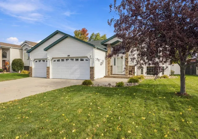 Photo 2 of Single family home for sale at 4286 Woodhaven St S, Fargo, ND 58104 | MLS# 7161260 | Listing updated on 2026-10-21