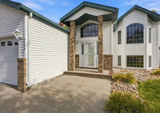 Photo 3 of Single family home for sale at 4286 Woodhaven St S, Fargo, ND 58104 | MLS# 7161260 | Listing updated on 2026-10-21