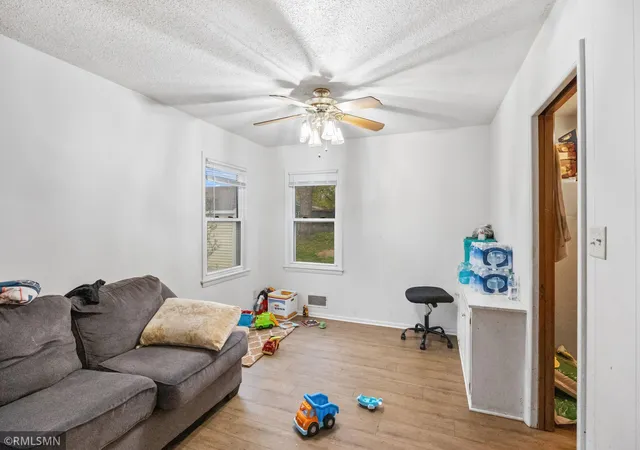 Photo 3 of House for sale at 985 Cypress St, Saint Paul, MN 55106 | MLS# 7161261 | Listing updated on 2026-10-17
