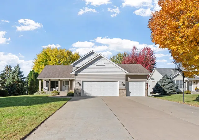 Single family home for sale at 5961 Norway Pine Ct, Saint Paul, MN 55110 | MLS# 7161270