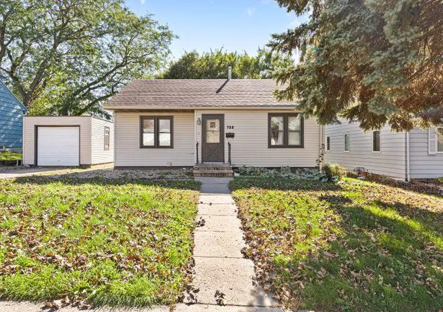 Single family home for sale at 722 Willow St, Fairmont, MN 56031 | MLS# 7161271