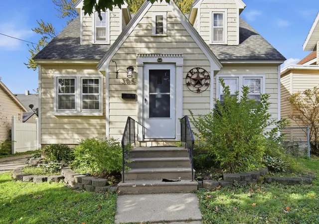 Photo 2 of Single family home for sale at 305 8th Street Nw, Austin, MN 55912 | MLS# 7161273 | Listing updated on 2026-10-21