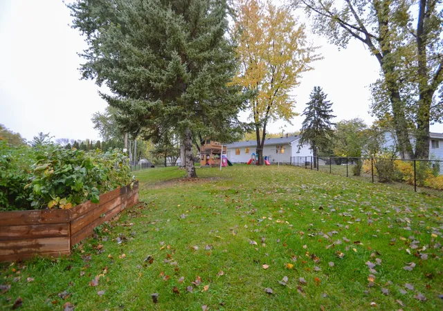 Photo 3 of Single family home for sale at 102 Highland Ln, Buffalo, MN 55313 | MLS# 7161278 | Listing updated on 2026-10-22