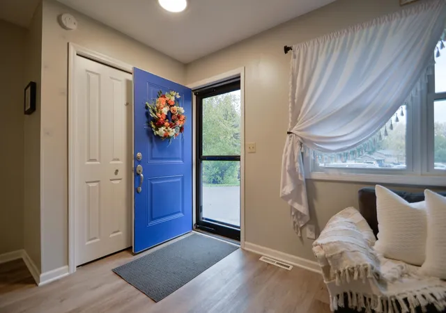 Photo 4 of Single family home for sale at 102 Highland Ln, Buffalo, MN 55313 | MLS# 7161278 | Listing updated on 2026-10-22